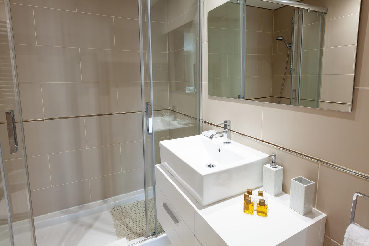 Vacation Marbella I Brand New Terrazas De Banus Apt, 24-7 Security, A Minute From The Marina, The Sea And Luxury Shopping 外观 照片